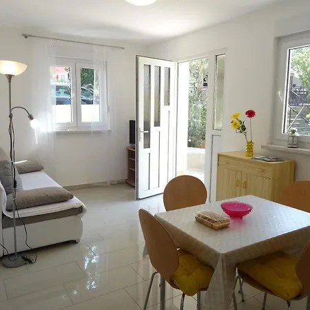 Aquamarine 2 Mit Terrasse * Selce